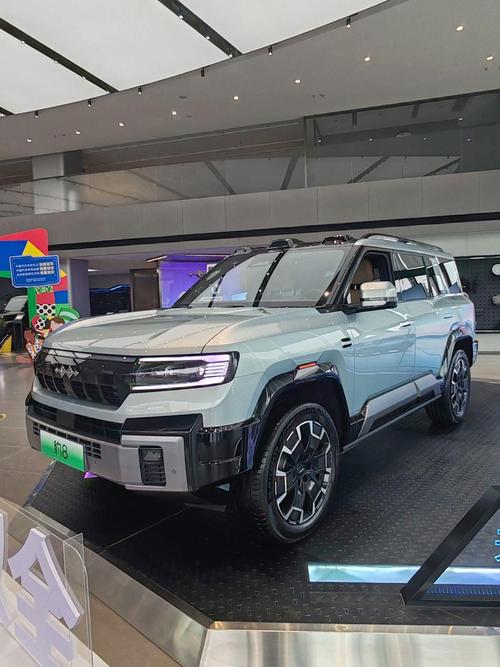 重庆29比亚迪方程豹硬派越野的爆款，英菲尼迪35周年与你共成长